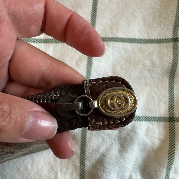 Gucci Vintage Coated Canvas Clutch - Picture 14 of 17